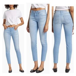 AG Adriano Goldschmied Prima Cigarette Crop Jeans
Raw Hem Light Wash 32